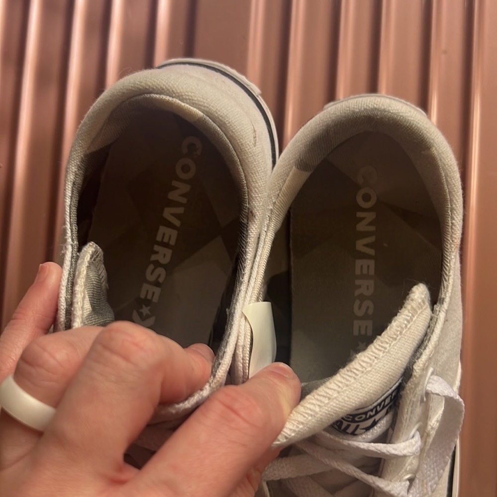 Converse. - Picture 3 of 3